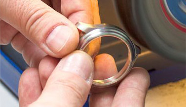 朗·赫纳手表的表带如何进